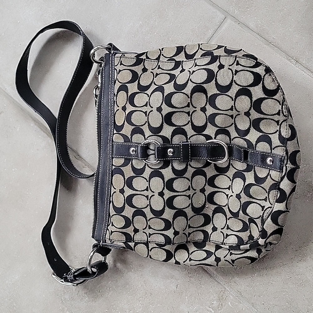 Coach Hobo Purse in Excellent condition